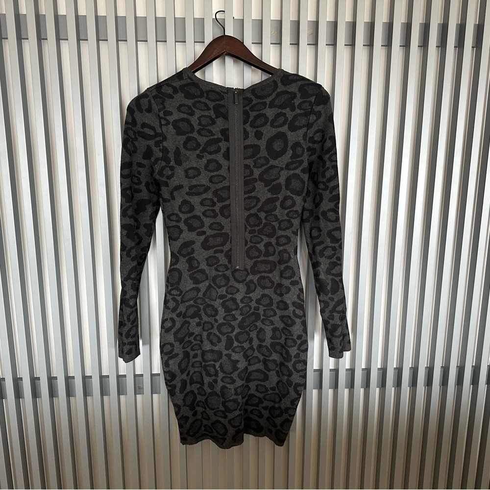 John + Jenn Bodycon Long-Sleeve Sweater Dress in Grey Panther Size Small - Picture 5 of 6